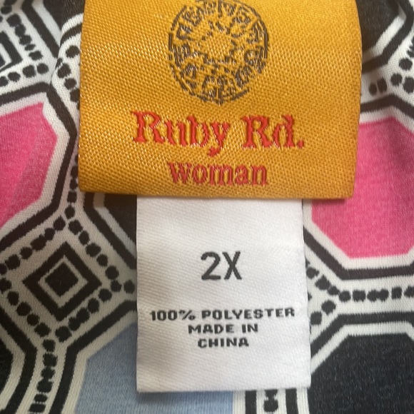 Ruby Rd. - Black Pink and Blue Geometric Design Button down Blouse - Size 2X - Picture 6 of 6